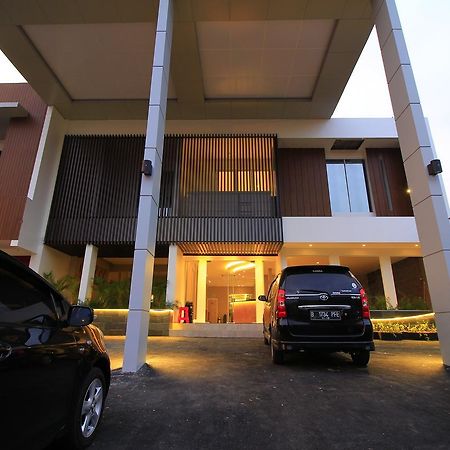 Vinotel Cirebon Kültér fotó