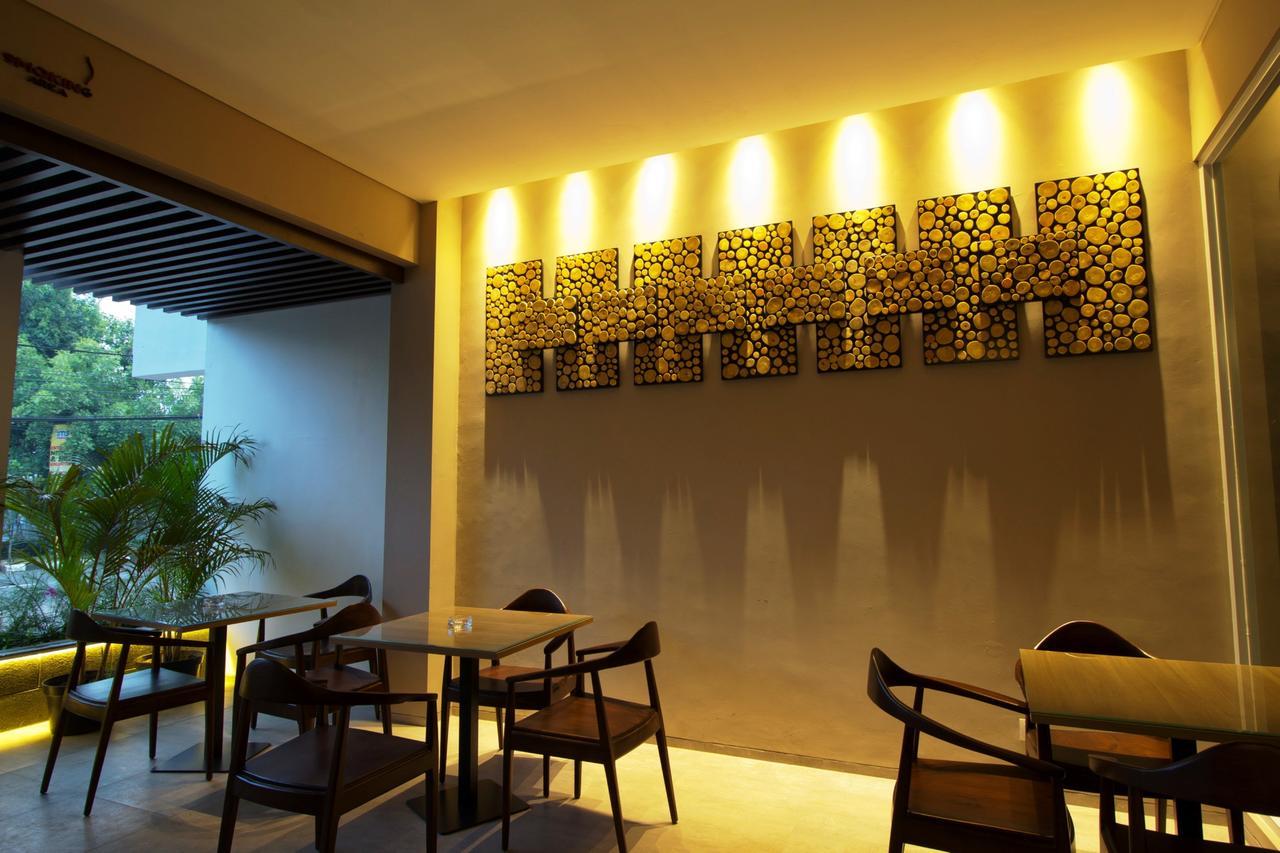Vinotel Cirebon Kültér fotó