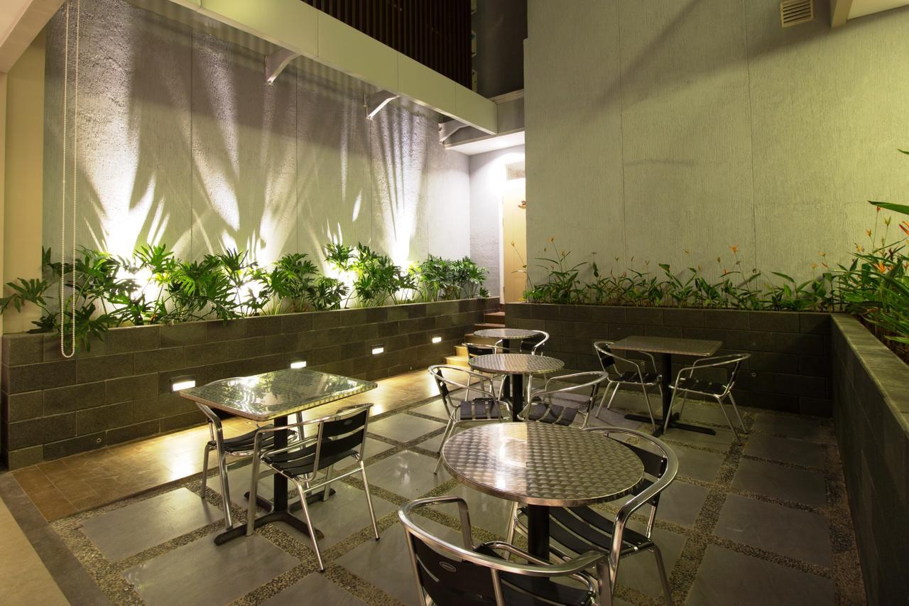 Vinotel Cirebon Kültér fotó