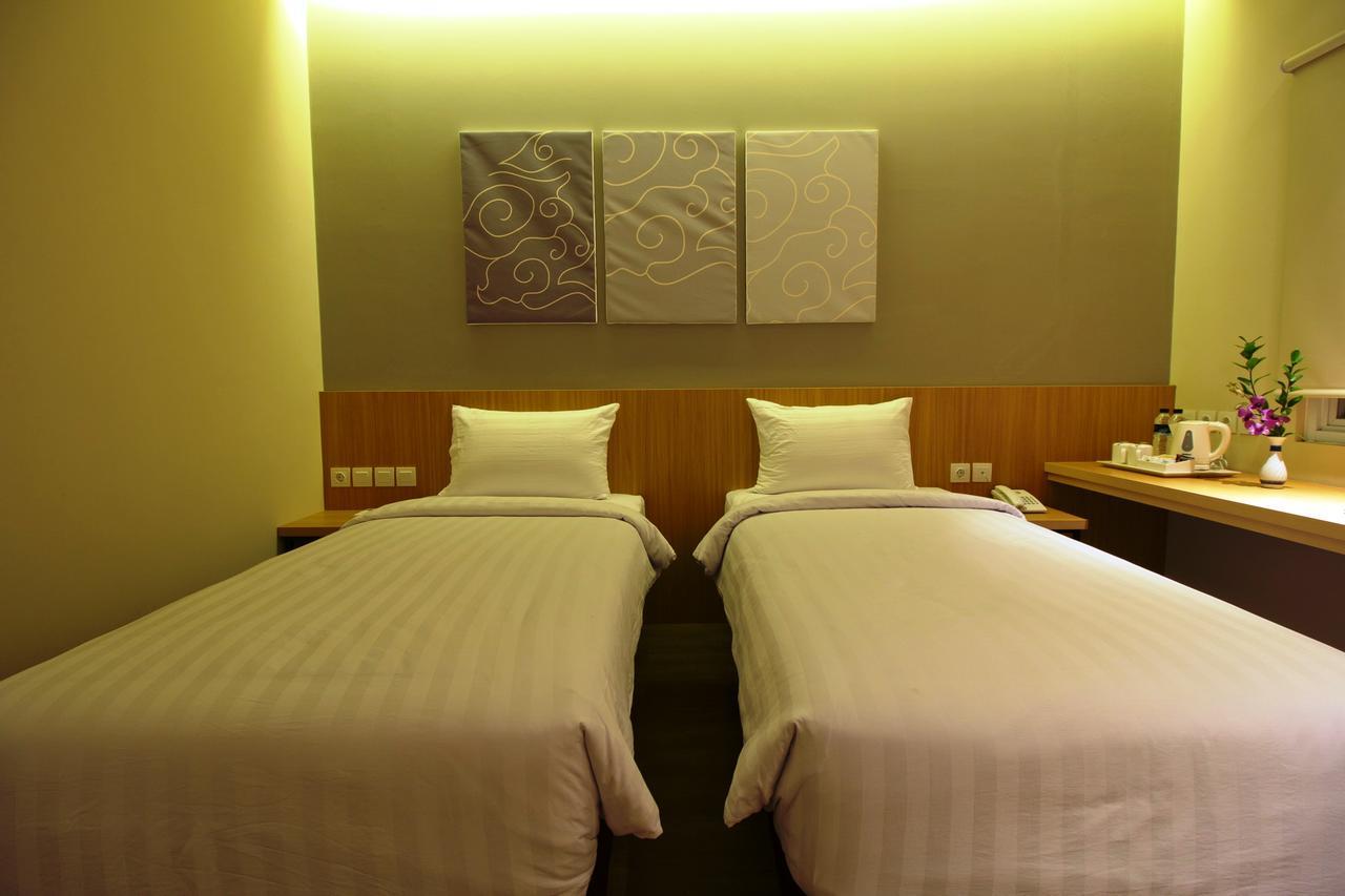 Vinotel Cirebon Kültér fotó