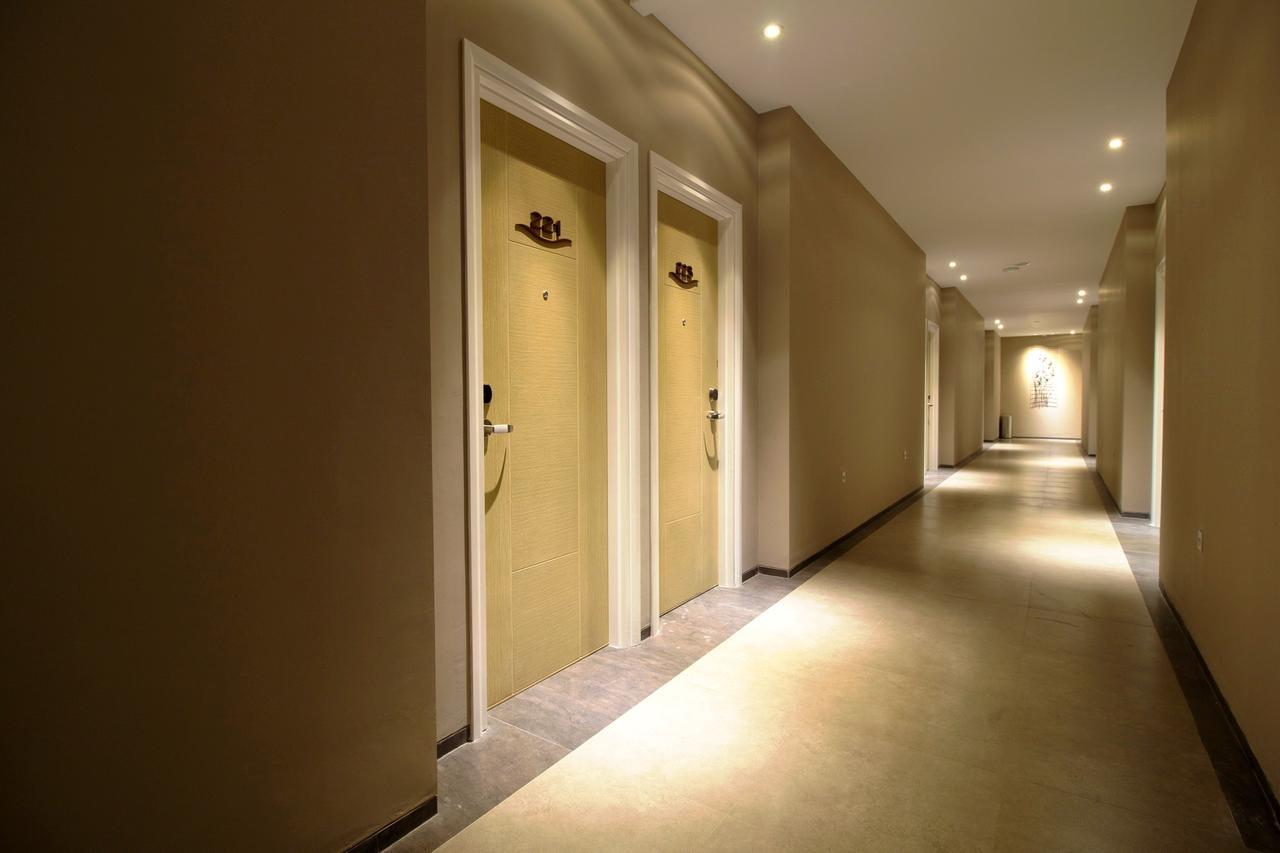 Vinotel Cirebon Kültér fotó