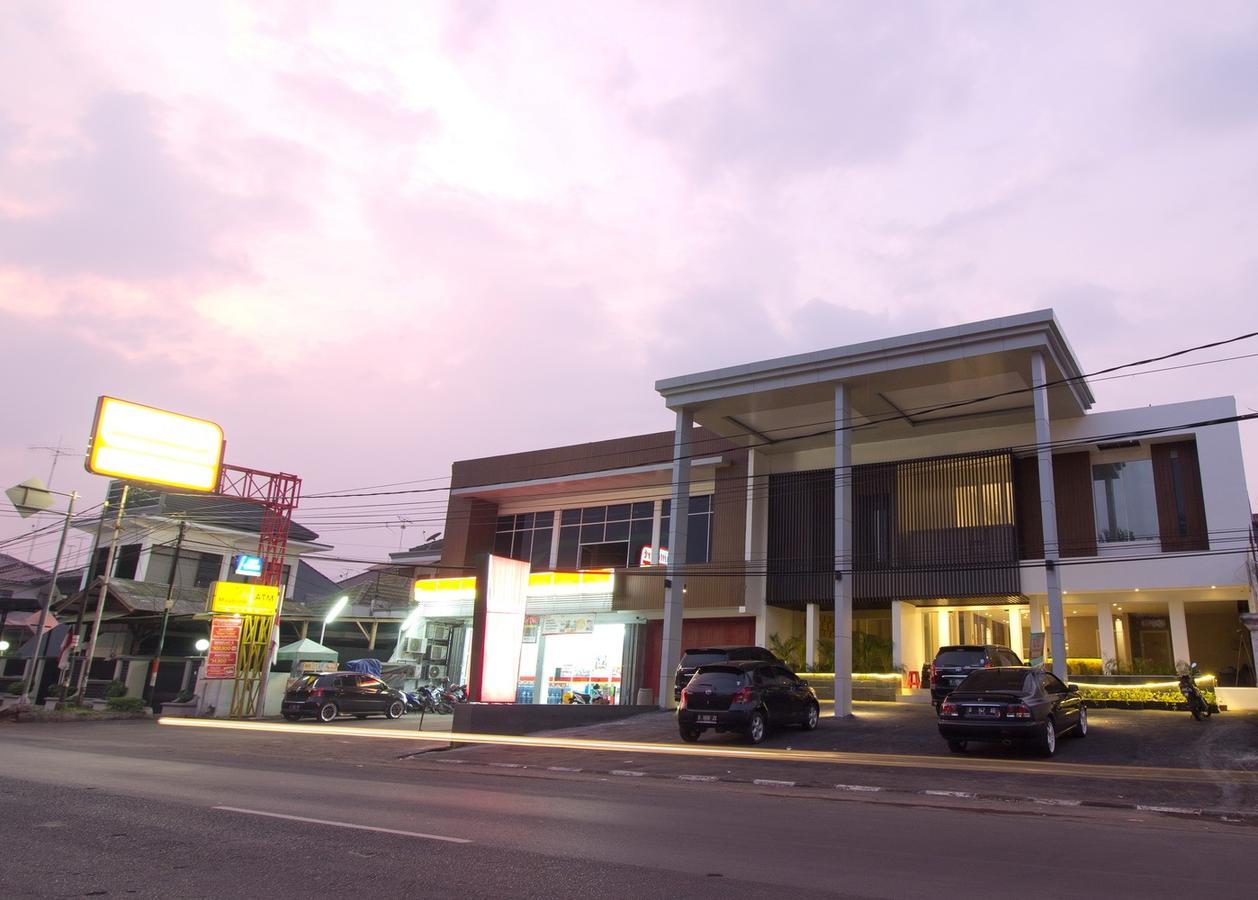 Vinotel Cirebon Kültér fotó