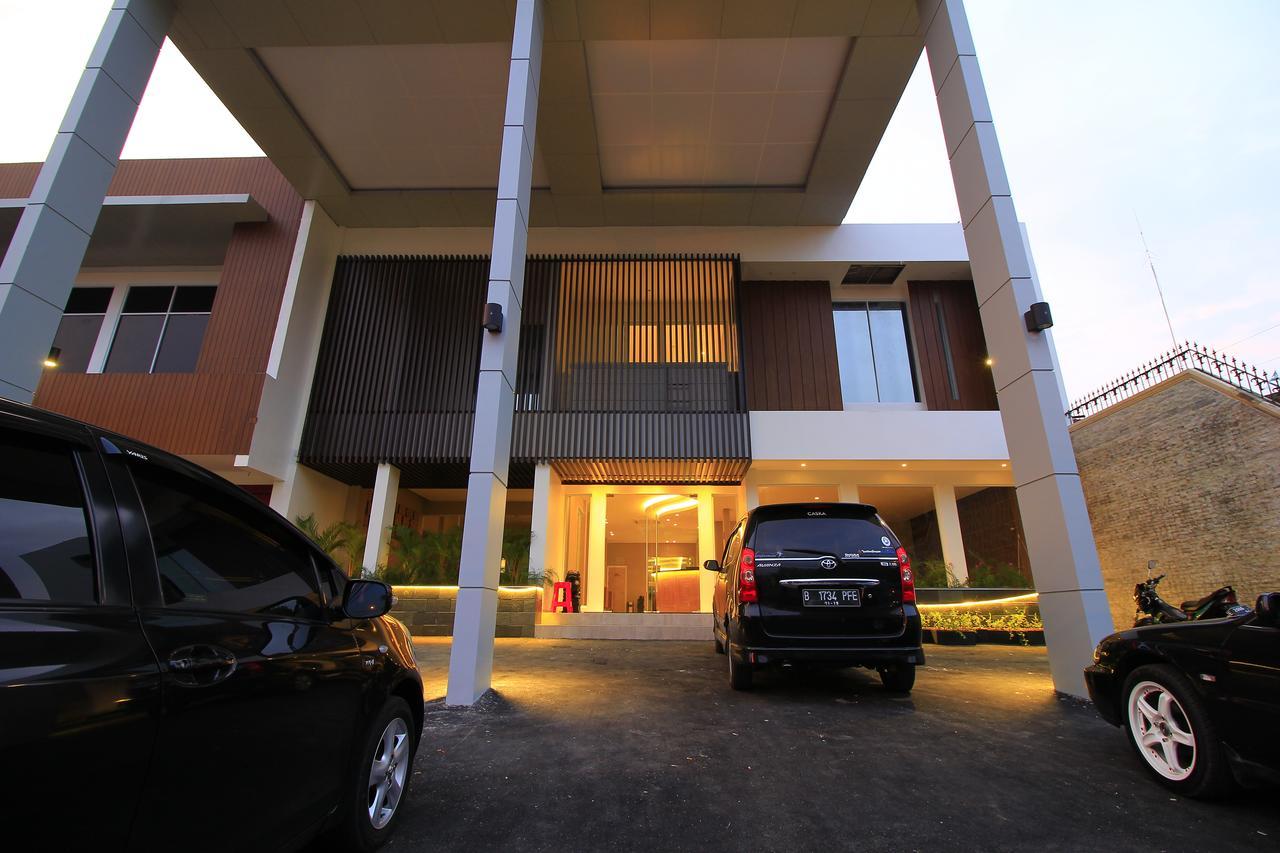 Vinotel Cirebon Kültér fotó